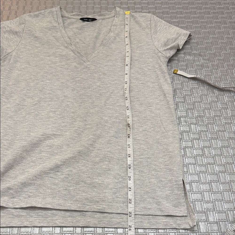 Saint + Sofia Heather Gray V-Neck T-Shirt Women’s S - Picture 5 of 6